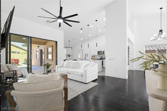 11208 Dell Cliffs Court, Las Vegas, NV 89144