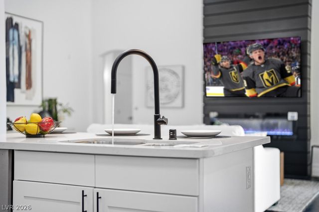 11208 Dell Cliffs Court, Las Vegas, NV 89144