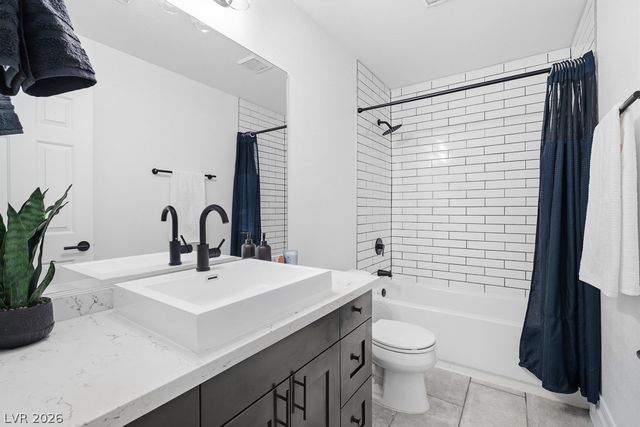 11208 Dell Cliffs Court, Las Vegas, NV 89144