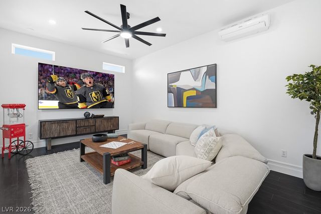 11208 Dell Cliffs Court, Las Vegas, NV 89144