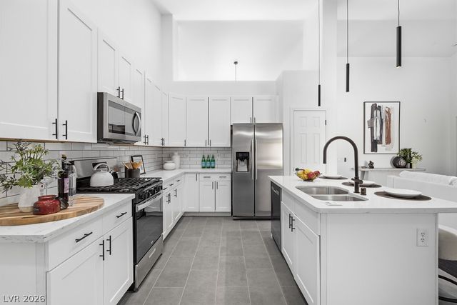 11208 Dell Cliffs Court, Las Vegas, NV 89144