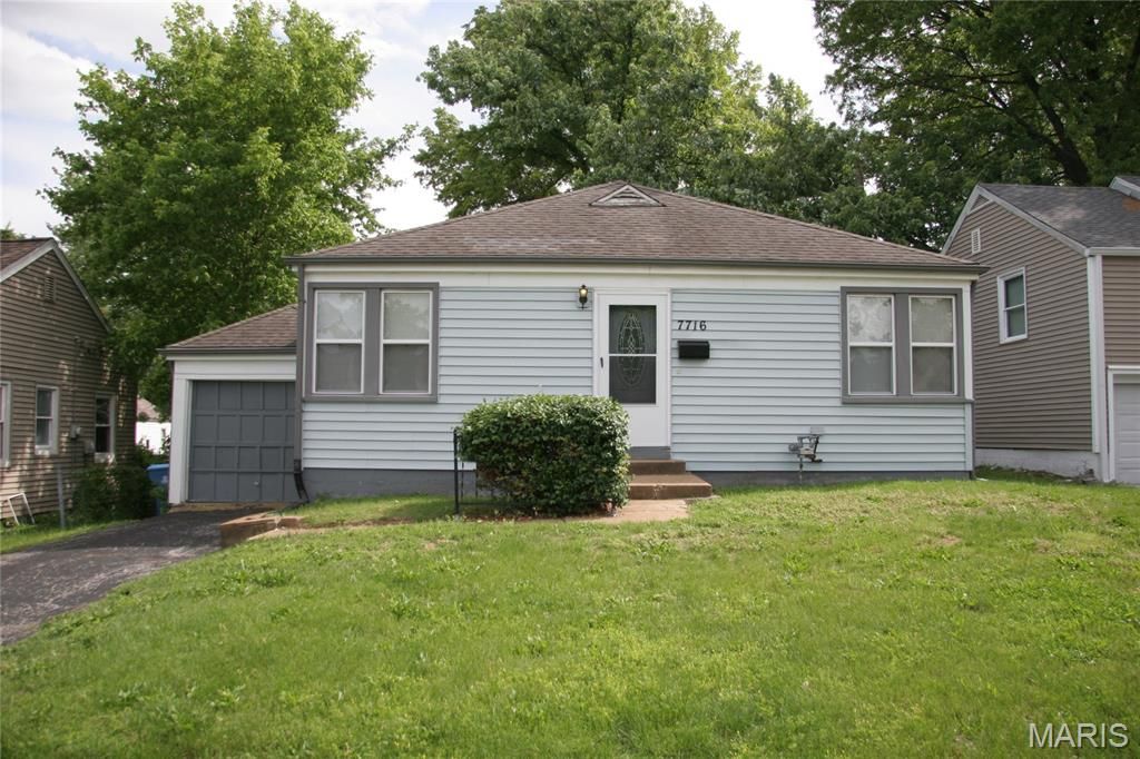 7716 Brocton Court, St Louis, MO 63121