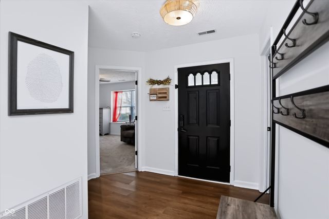 6002 Sycamore Forge Lane, Indianapolis, IN 46254