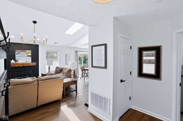 6002 Sycamore Forge Lane, Indianapolis, IN 46254