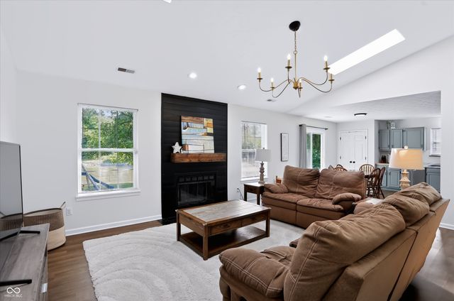 6002 Sycamore Forge Lane, Indianapolis, IN 46254