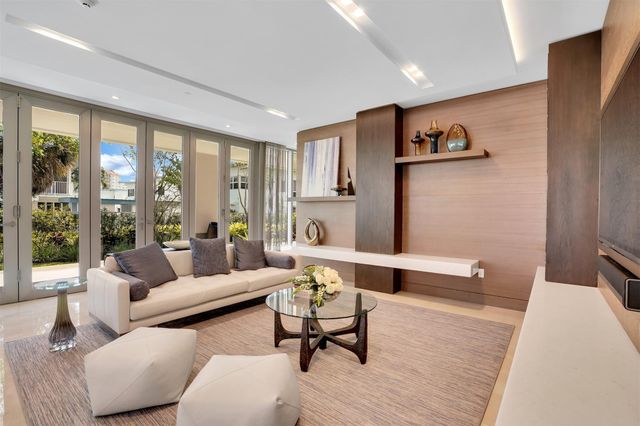 435 Bayshore Drive 803, Fort Lauderdale, FL 33304