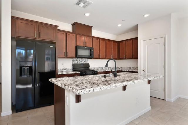 4600 Ocean Ln, Elk Grove, CA 95757