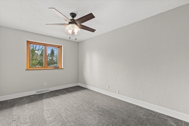 403 Elkhorn ROAD, Eagle, WI 53119