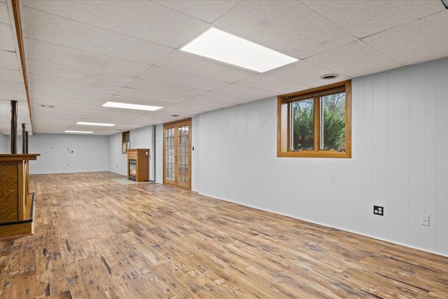 403 Elkhorn ROAD, Eagle, WI 53119