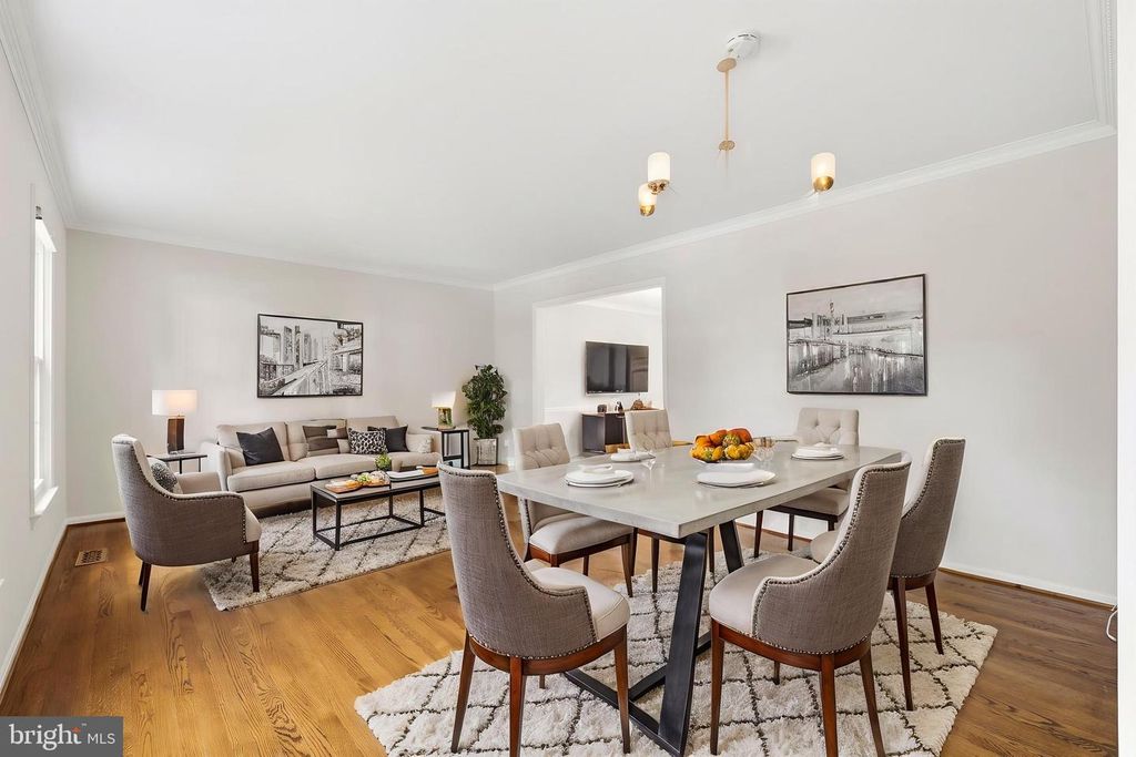 Image 12 of property listing at 9016 NESBIT CT, Gaithersburg, MD 20886