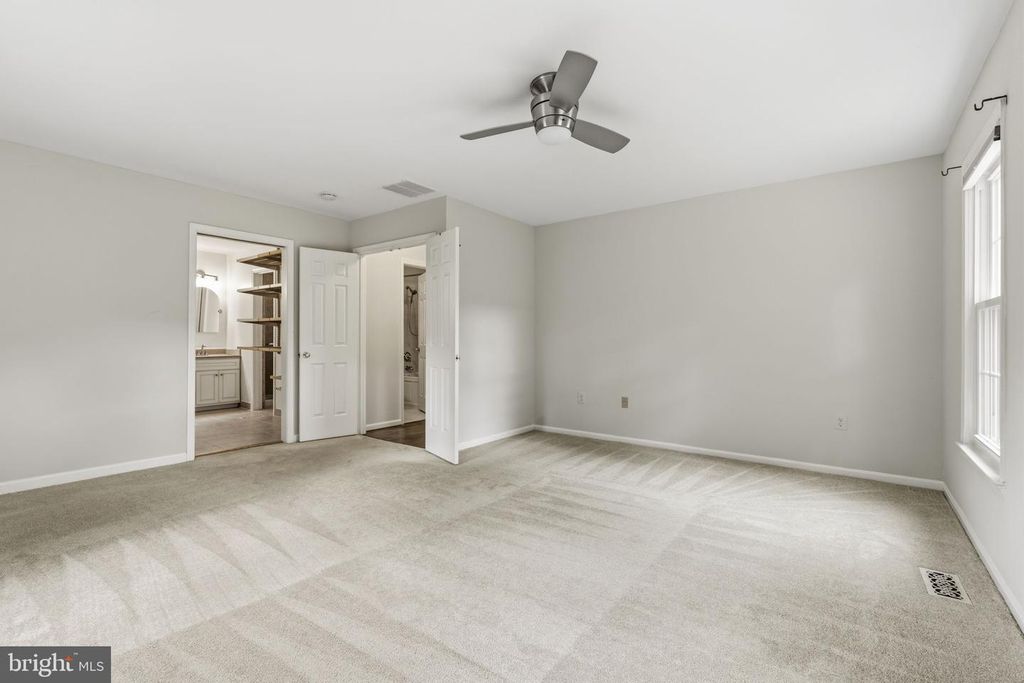 Image 30 of property listing at 9016 NESBIT CT, Gaithersburg, MD 20886
