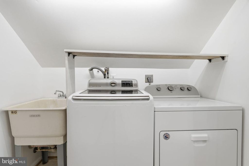 Image 35 of property listing at 9016 NESBIT CT, Gaithersburg, MD 20886