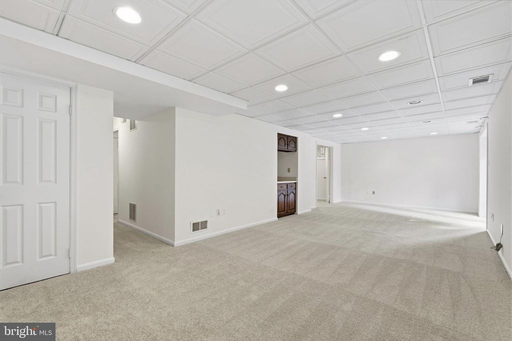 Image 42 of property listing at 9016 NESBIT CT, Gaithersburg, MD 20886
