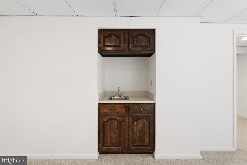 Image 43 of property listing at 9016 NESBIT CT, Gaithersburg, MD 20886