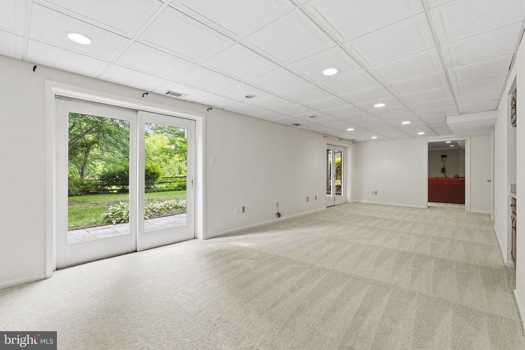 Image 46 of property listing at 9016 NESBIT CT, Gaithersburg, MD 20886