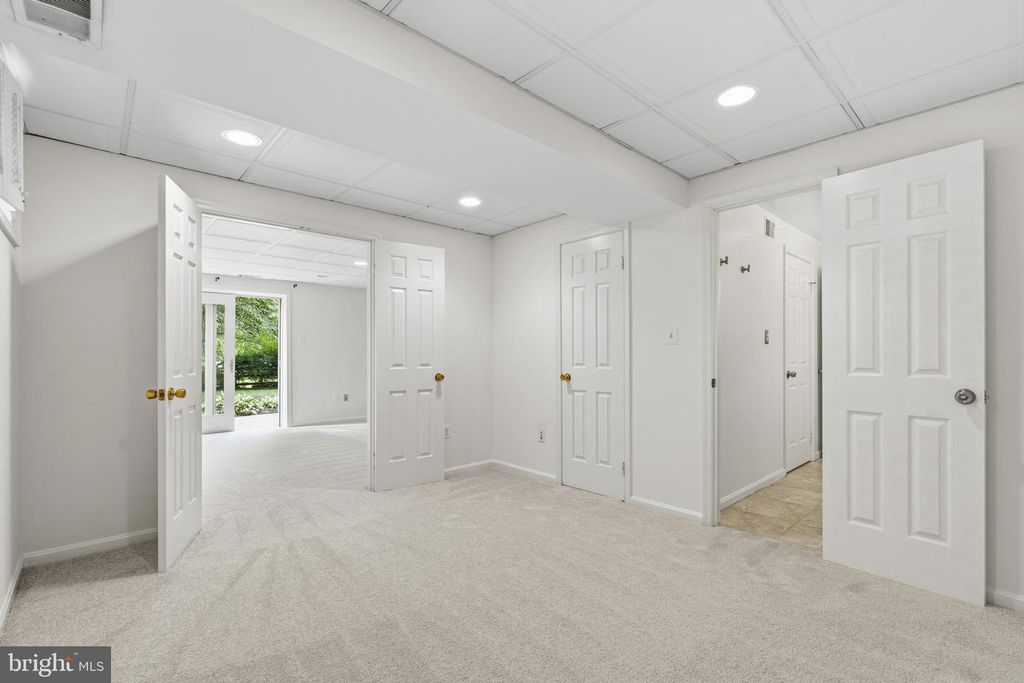Image 48 of property listing at 9016 NESBIT CT, Gaithersburg, MD 20886