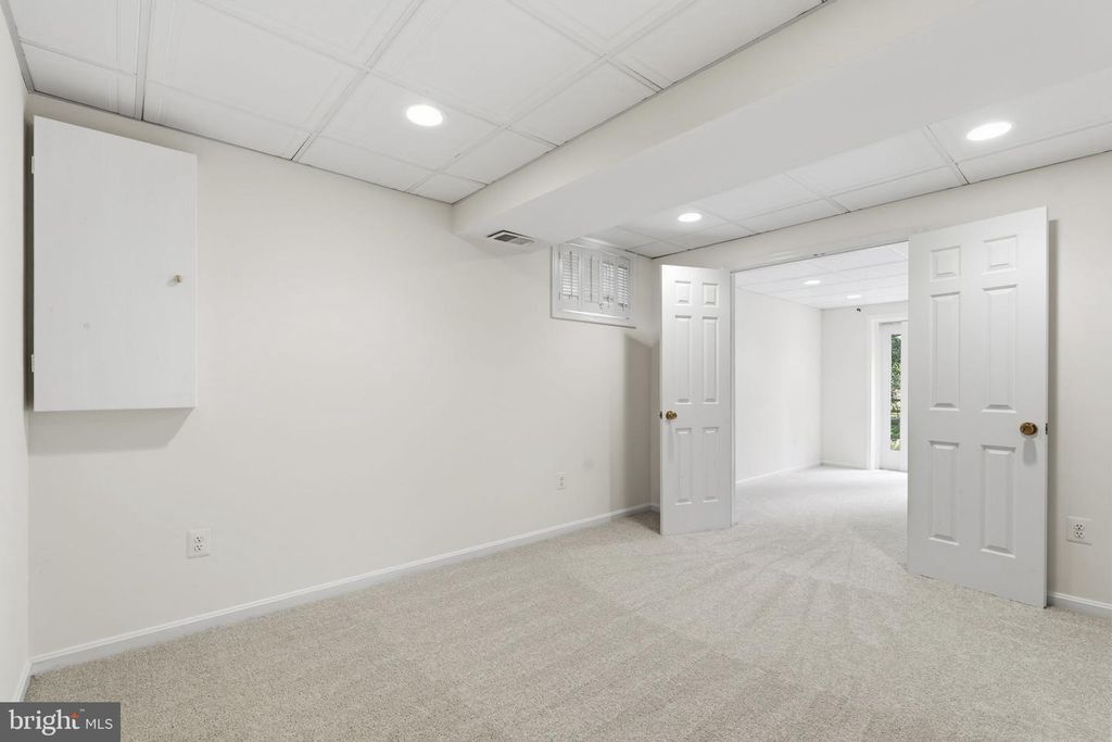 Image 49 of property listing at 9016 NESBIT CT, Gaithersburg, MD 20886