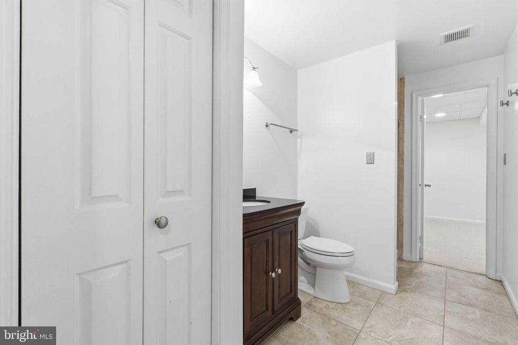 Image 51 of property listing at 9016 NESBIT CT, Gaithersburg, MD 20886