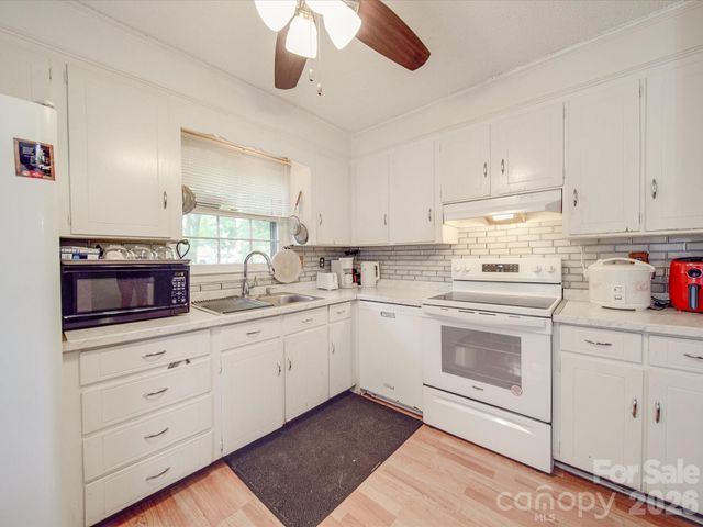 6820 Elm Forest Drive, Charlotte, NC 28212