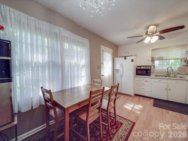 6820 Elm Forest Drive, Charlotte, NC 28212