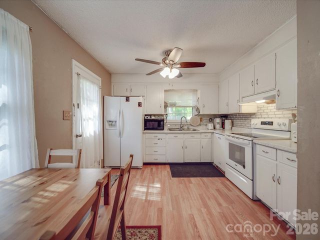 6820 Elm Forest Drive, Charlotte, NC 28212