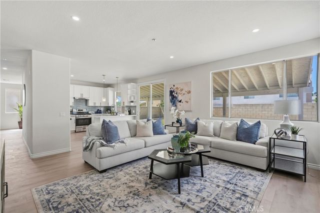 6672 W Logan Ave, Fontana, CA 92336