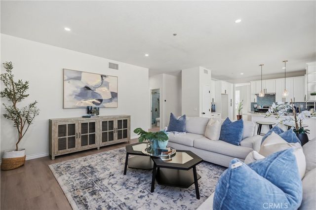 6672 W Logan Ave, Fontana, CA 92336