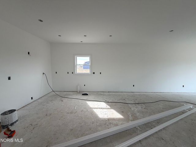 1383 Limerick Lane, Waterville, OH 43566