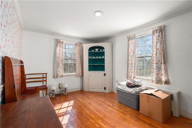 21 Smith Street, Bristol, RI 02809