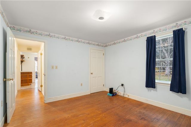 21 Smith Street, Bristol, RI 02809