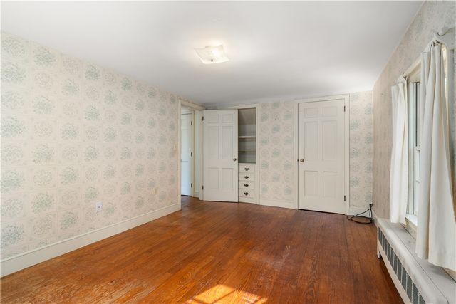 21 Smith Street, Bristol, RI 02809