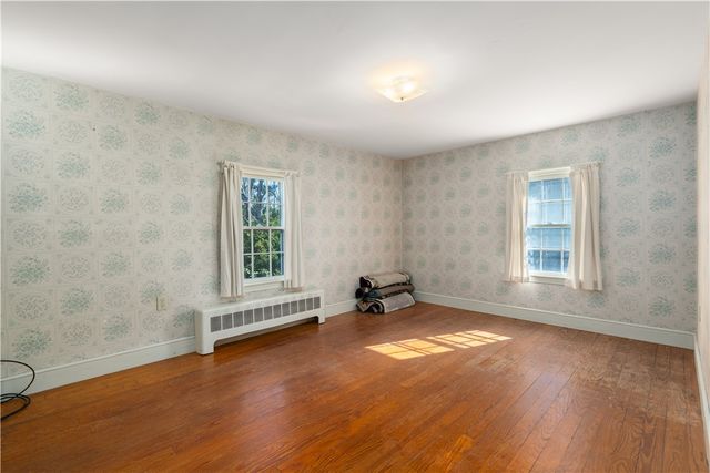 21 Smith Street, Bristol, RI 02809