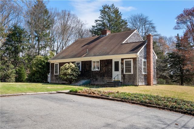 21 Smith Street, Bristol, RI 02809