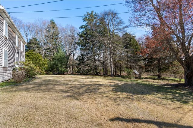 21 Smith Street, Bristol, RI 02809