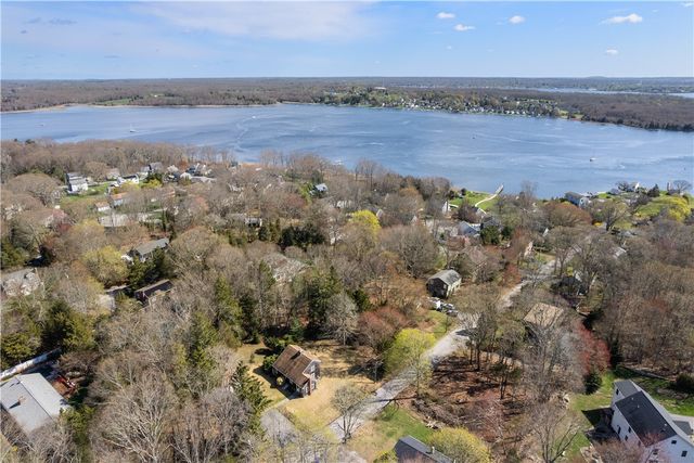 21 Smith Street, Bristol, RI 02809