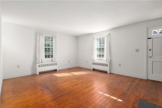 21 Smith Street, Bristol, RI 02809