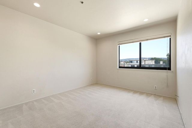 322 Hanover Avenue 511, Oakland, CA 94606
