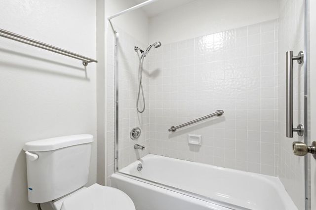 322 Hanover Avenue 511, Oakland, CA 94606