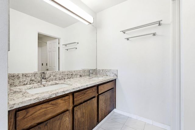 322 Hanover Avenue 511, Oakland, CA 94606