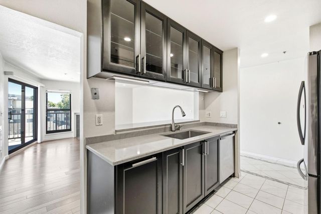 322 Hanover Avenue 511, Oakland, CA 94606