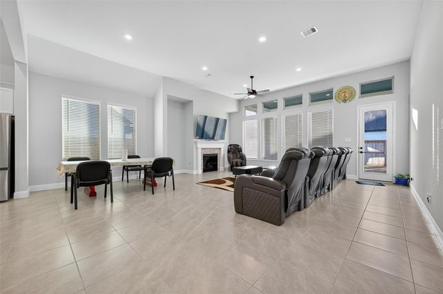 5202 Oakland Bluff Lane, Richmond, TX 77469