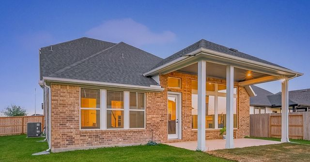 5202 Oakland Bluff Lane, Richmond, TX 77469
