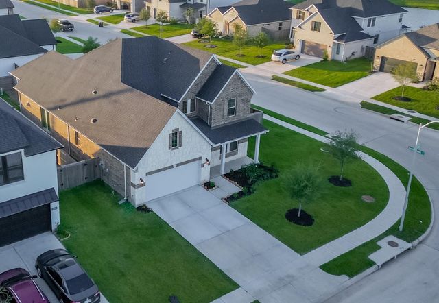 5202 Oakland Bluff Lane, Richmond, TX 77469