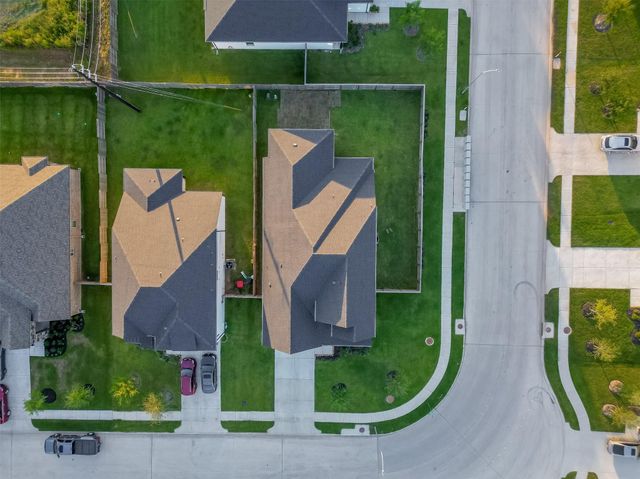 5202 Oakland Bluff Lane, Richmond, TX 77469