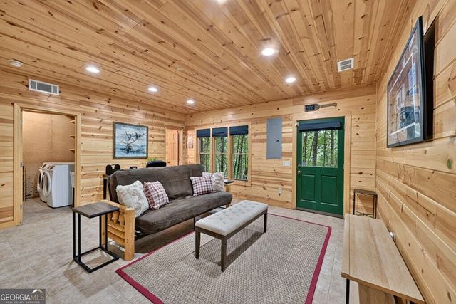 541 Little Bushy Head Road, Blue Ridge, GA 30513