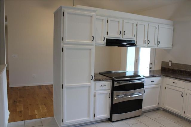 14403 W 90th Court, Lenexa, KS 66215