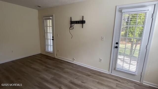 83 Des Moines Court, Tinton Falls, NJ 07712