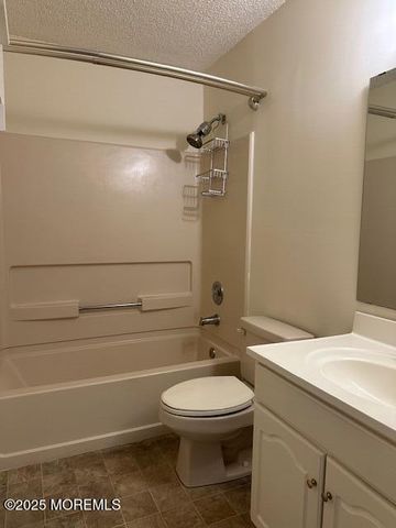 83 Des Moines Court, Tinton Falls, NJ 07712