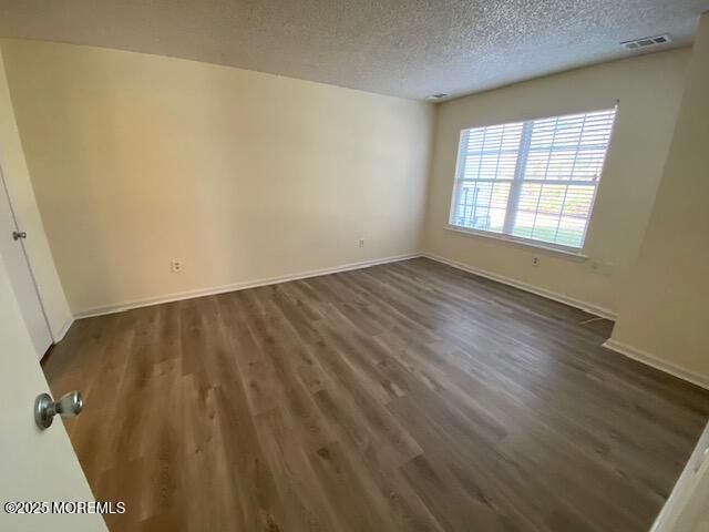 83 Des Moines Court, Tinton Falls, NJ 07712