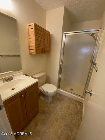 83 Des Moines Court, Tinton Falls, NJ 07712